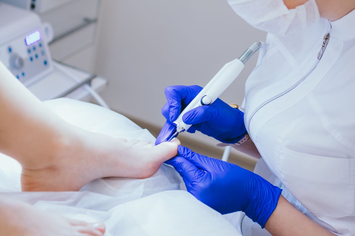 Dobór frezu podologicznego do rodzaju zmiany — przewodnik dla zaawansowanych techników